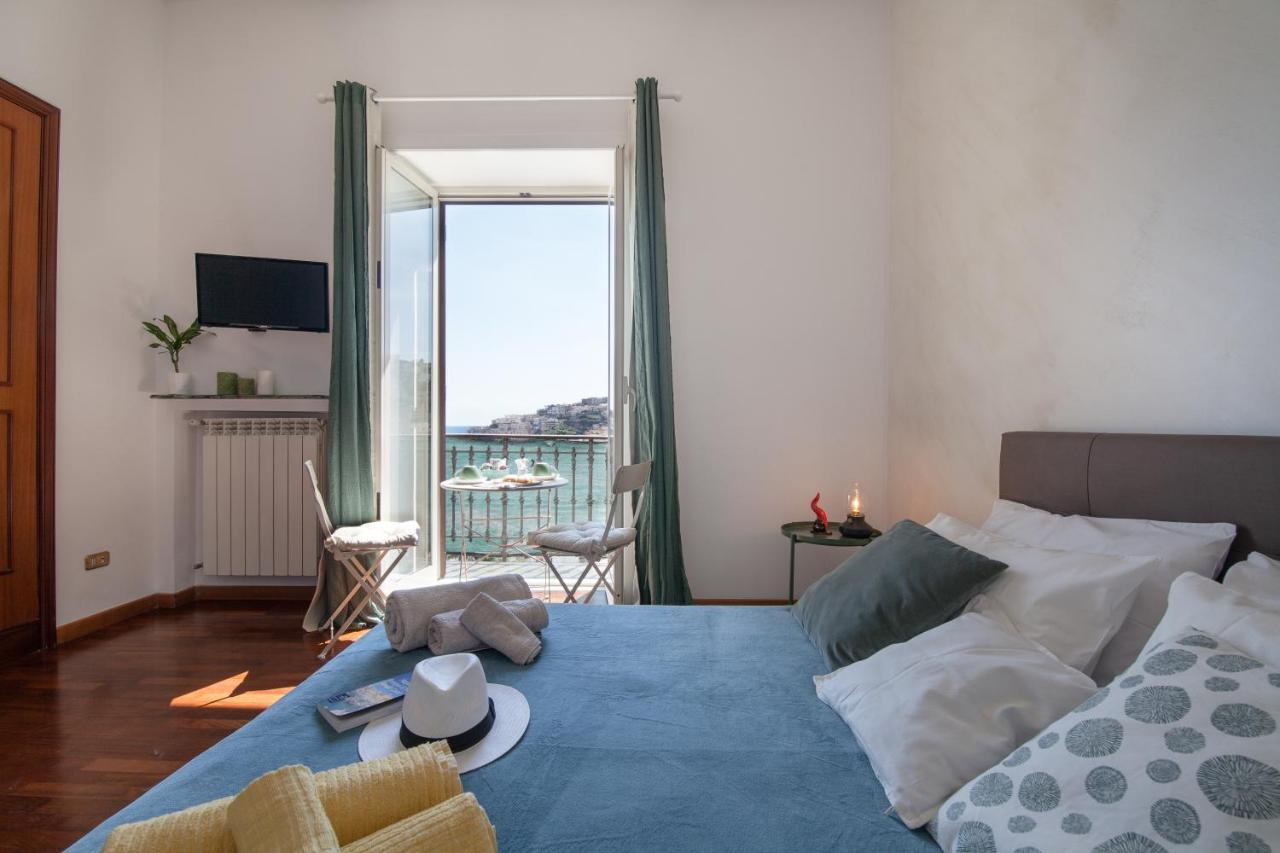 Napolicentro Mare - Sea View & Frühstückspension 2*