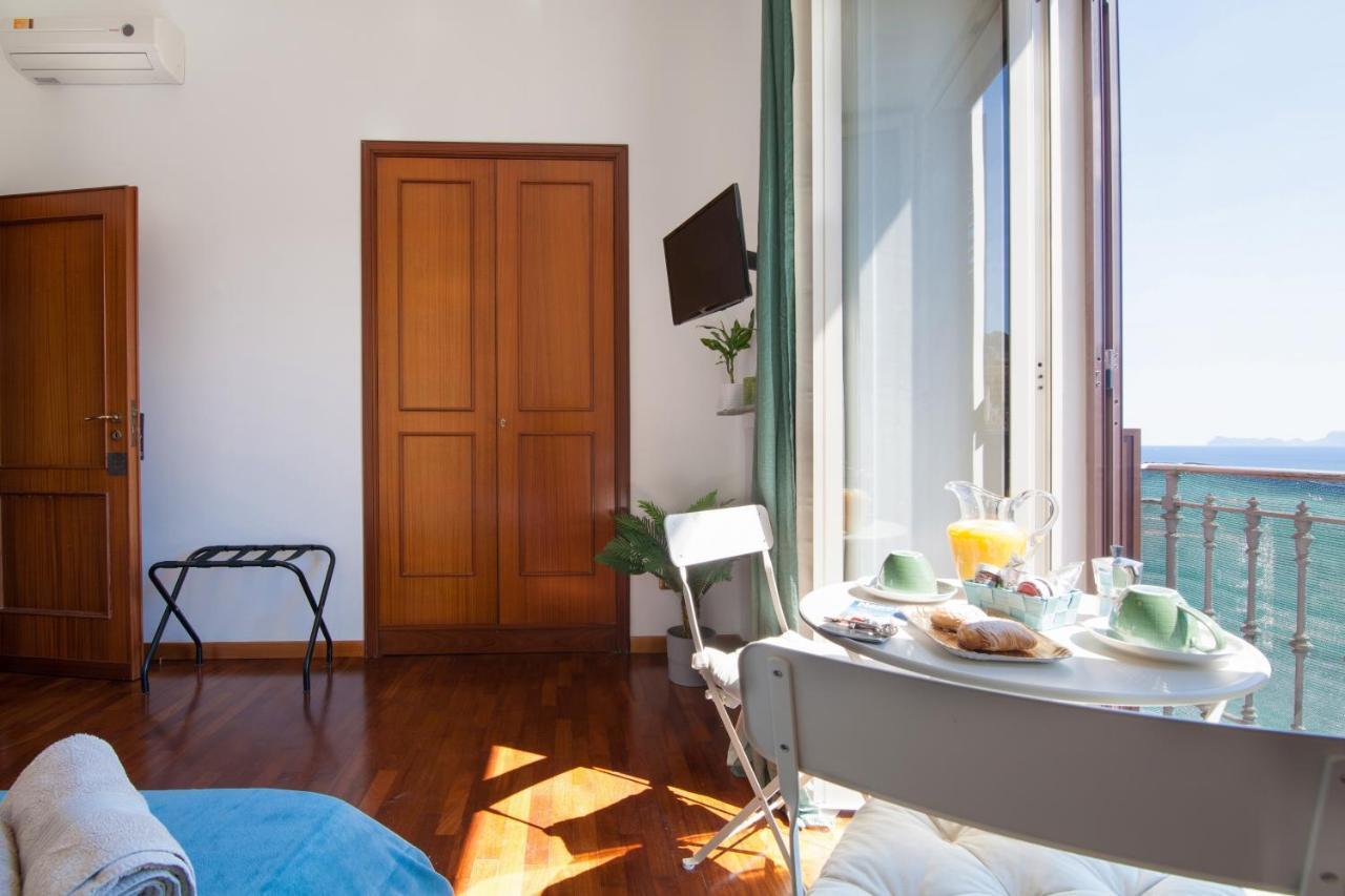 Frühstückspension Napolicentro Mare - Sea View & 2*