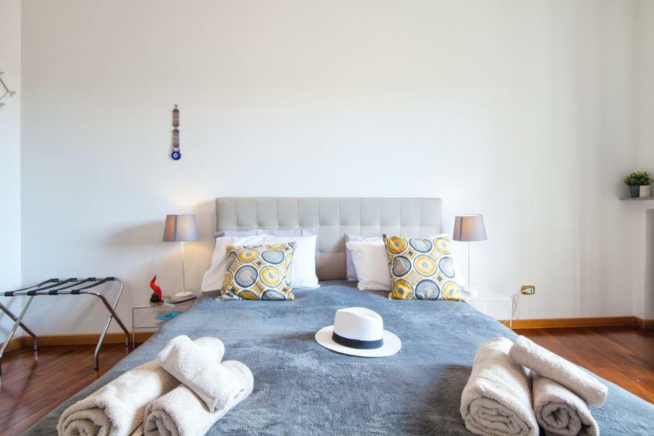 Napolicentro Mare - Sea View Rooms&suites Bed & Breakfast 2*