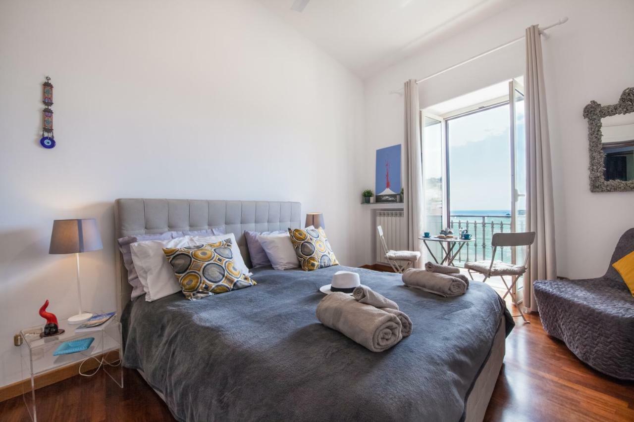 Napolicentro Mare - Sea View Rooms&suites Bed & Breakfast